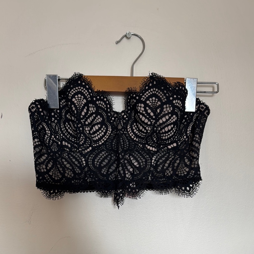 Elegant Black Lace Crop Top